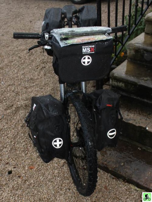  VTT équipé des sacoches vélos MSX