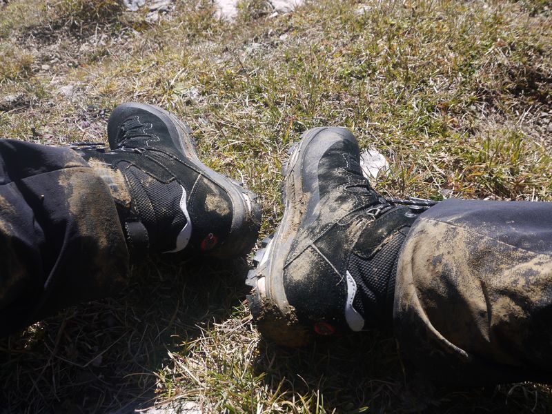 Chaussures de randonnées Mammut Runbold Advanced High GTX® Men en action après terrain boueux