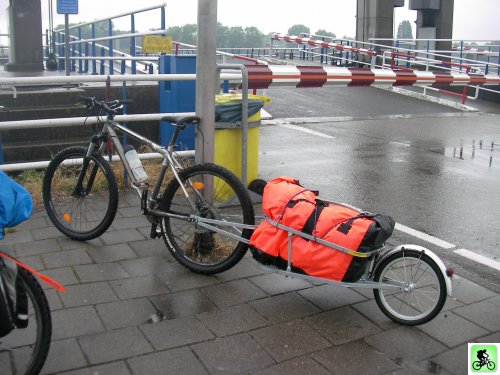 Périple aux pays-bas en vélo avec une remorque  MWAVE