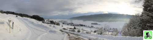 Panorama hiver de verrière de Joux