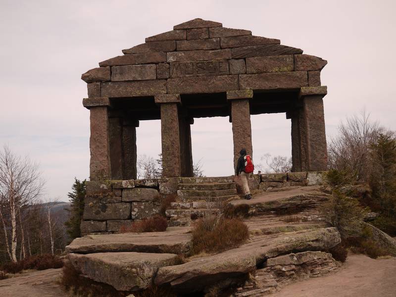 Temple gallo romain au sommet du donon