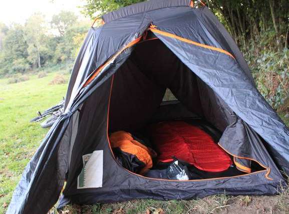 Sac de couchage et tapis de sol dans une tente t2 ultraligt pro